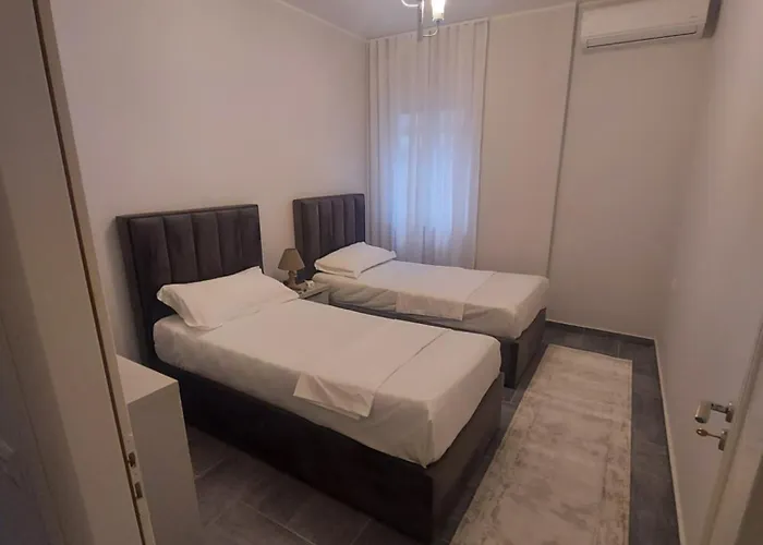 Ar-lux Old Street * Shkodër